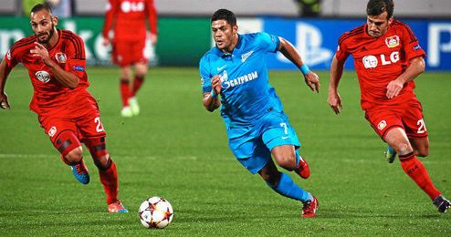 El brasileño Hulk durante un partido de Champions frente al Bayern Leverkusen. El brasileño Hulk durante un partido de Champions frente al Bayern Leverkusen.