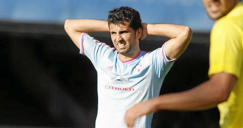 Radoja se lamenta de una acción del partido Celta-Villarreal. Radoja se lamenta de una acción del partido Celta-Villarreal.