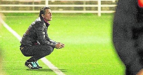 Asensio dejó de ser entrenador de la U.D. Pino Montano este domingo. Asensio dejó de ser entrenador de la U.D. Pino Montano este domingo.