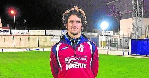 Juan Pablo posa ayer a la finalización de un amistoso. Juan Pablo posa ayer a la finalización de un amistoso.