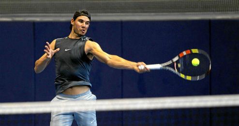 Rafa Nadal se entrena tras su lesión de muñeca. Rafa Nadal se entrena tras su lesión de muñeca.