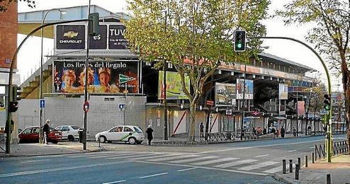 Los aledaños del Estadio de Vallecas contará con numerosa presencia policial. Los aledaños del Estadio de Vallecas contará con numerosa presencia policial.