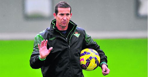 Juan Merino no quiere relajación en los suyos. Juan Merino no quiere relajación en los suyos.