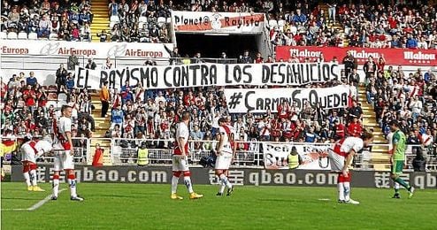 Los Bukaneros muestran su apoyo a Carmen. Los Bukaneros muestran su apoyo a Carmen.