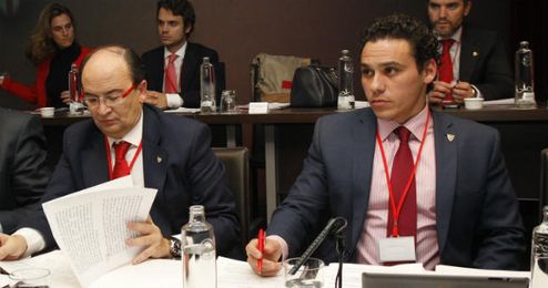 Del Nido Carrasco junto a Pepe Castro. Del Nido Carrasco junto a Pepe Castro.
