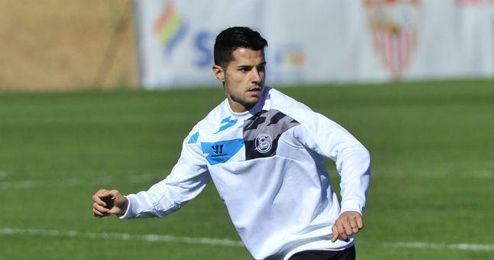 Vitolo en un entrenamiento con el Sevilla. Vitolo en un entrenamiento con el Sevilla.