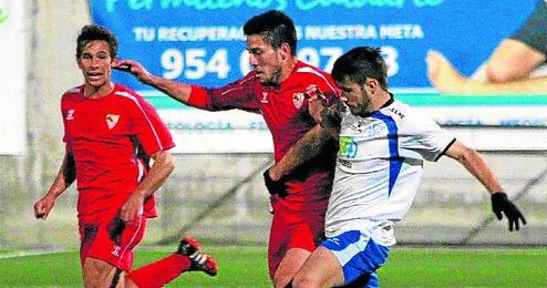 El Alcalá encajó ante el Sevilla C (1-4) su última derrota, con la que los panaderos suman cinco jornadas sin ganar. El Alcalá encajó ante el Sevilla C (1-4) su última derrota, con la que los panaderos suman cinco jornadas sin ganar.