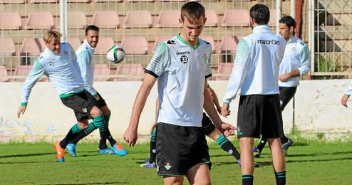 Fabián en primer plano junto al resto de compañeros Fabián en primer plano junto al resto de compañeros