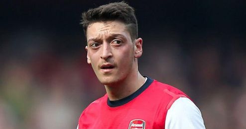 Ozil confia en regresar en breve a los terrenos de juego. Ozil confia en regresar en breve a los terrenos de juego.