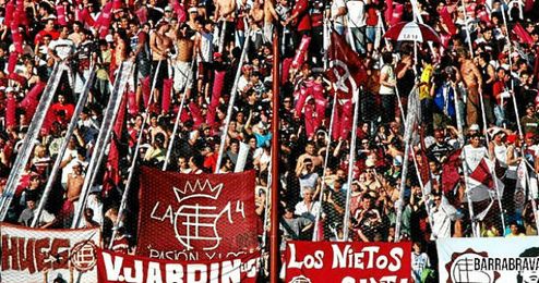 Imagen de la afición de Lanús. Imagen de la afición de Lanús.