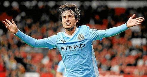 David Silva celebra un gol con el Manchester City, a tres puntos del Chelsea, líder de la Premier. David Silva celebra un gol con el Manchester City, a tres puntos del Chelsea, líder de la Premier.