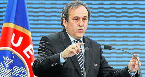 Platini discrepa con el organismo internacional Platini discrepa con el organismo internacional