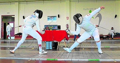 Combate de florete entre José María Gutiérrez y Alejandro Cárdenas. Combate de florete entre José María Gutiérrez y Alejandro Cárdenas.