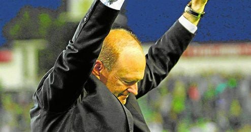 Pepe Mel en uno de sus partidos con el Betis. Pepe Mel en uno de sus partidos con el Betis.