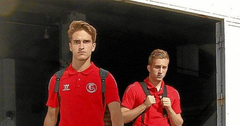 Denis y Deulofeu saliendo del Sánchez-Pizjuán Denis y Deulofeu saliendo del Sánchez-Pizjuán