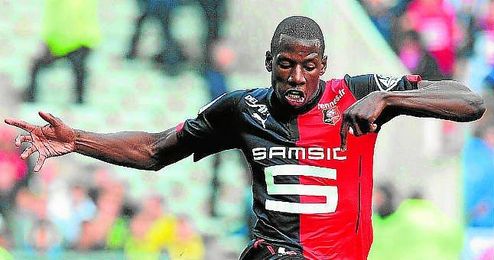Doucouré es una de las grandes promesas del fútbol galo, un mercado que el Sevilla siempre ha trabajado muy bien con Monchi. Doucouré es una de las grandes promesas del fútbol galo, un mercado que el Sevilla siempre ha trabajado muy bien con Monchi.