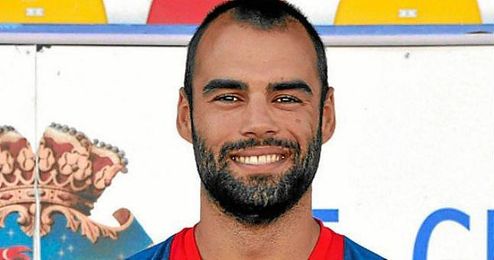 Espín llega libre al Mirandés, tras un periplo de cuatro meses en el Larissa griego. Espín llega libre al Mirandés, tras un periplo de cuatro meses en el Larissa griego.