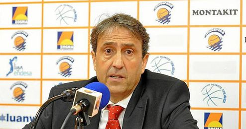 Luis Casimiro en su etapa como técnico del Montakit Fuenlabrada. Luis Casimiro en su etapa como técnico del Montakit Fuenlabrada.