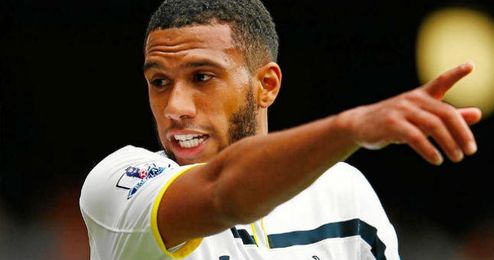 El pivote galo Étienne Capoue, con la camiseta del Tottenham. El pivote galo Étienne Capoue, con la camiseta del Tottenham.