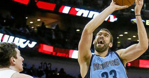 Marc Gasol guió a su equipo a la victoria. Marc Gasol guió a su equipo a la victoria.