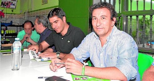 Las peñas han supuesto el principal vivero de acciones para López Catalán (en primer término) y Haro Las peñas han supuesto el principal vivero de acciones para López Catalán (en primer término) y Haro