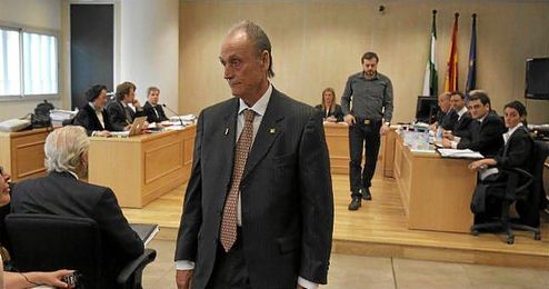 Se le solicita el abono de una indemnización que asciende a 3,6 millones de euros (3.078.742,84 euros al Betis). Se le solicita el abono de una indemnización que asciende a 3,6 millones de euros (3.078.742,84 euros al Betis).