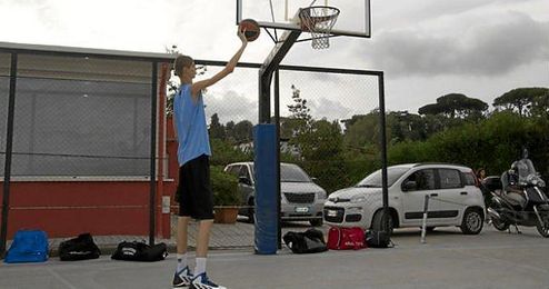 Bobroczky, la nueva estrella del baloncesto rumano. Bobroczky, la nueva estrella del baloncesto rumano.