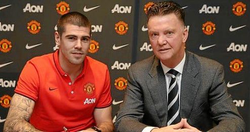 Valdés y Van Gaal continúan con su guerra particular. Valdés y Van Gaal continúan con su guerra particular.