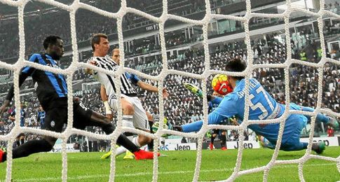 Mandzukic hace el segundo de la Juve. Mandzukic hace el segundo de la Juve.