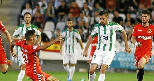 El Córdoba consiguió el primer puesto ante el Nástic y quiere conservarlo. El Córdoba consiguió el primer puesto ante el Nástic y quiere conservarlo.