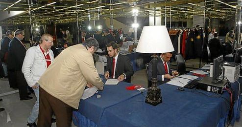 Toda la información que necesitas para estar en la junta del Sevilla. Toda la información que necesitas para estar en la junta del Sevilla.