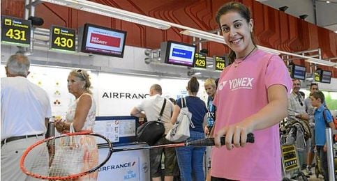 Carolina Marín en el aeropuerto de Madrid. Carolina Marín en el aeropuerto de Madrid.