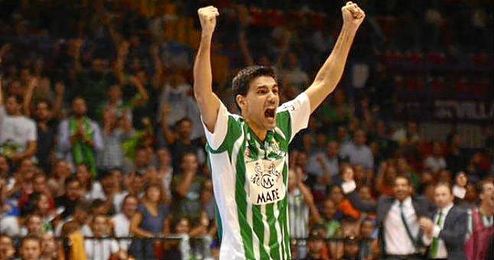 Paco celebrando un gol del Real Betis FSN. Paco celebrando un gol del Real Betis FSN.