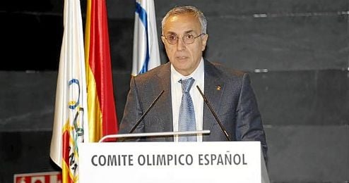 Alejandro Blanco durante un simposio de Prevención en el fútbol y en el Deporte. Alejandro Blanco durante un simposio de Prevención en el fútbol y en el Deporte.