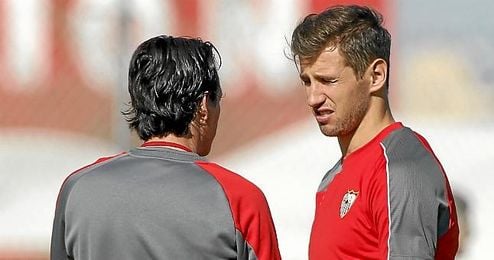 El polaco, en una sesión con Emery. El polaco, en una sesión con Emery.
