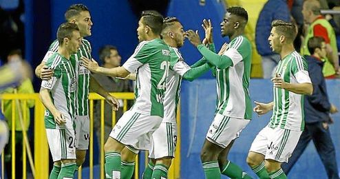 Los inmejorables números a domicilio del Betis contrastan con la mala imagen en casa. Los inmejorables números a domicilio del Betis contrastan con la mala imagen en casa.