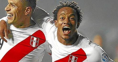 Carrillo está en la agenda del Sevilla, pero no saldrá a coste cero del Sporting. Carrillo está en la agenda del Sevilla, pero no saldrá a coste cero del Sporting.