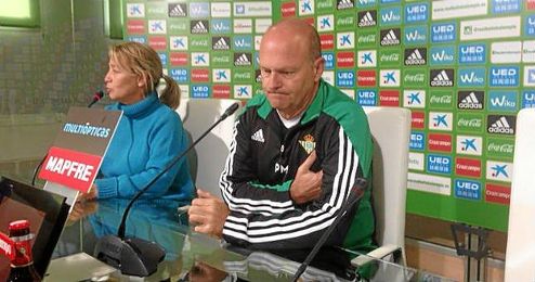 Pepe Mel, en la rueda de prensa previa al Betis-Sporting. Pepe Mel, en la rueda de prensa previa al Betis-Sporting.