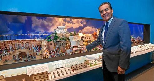 Presentación de mano de la fundación La Caixa. Presentación de mano de la fundación La Caixa.