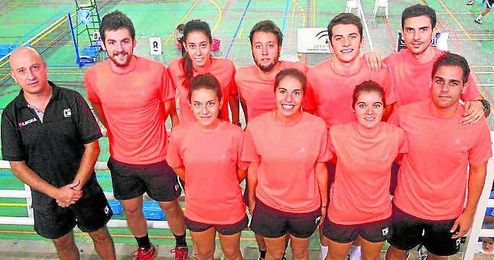 Los equipos del Club Bádminton Triana se entrenan en las instalaciones municipales del Pabellón Mar del Plata. Los equipos del Club Bádminton Triana se entrenan en las instalaciones municipales del Pabellón Mar del Plata.