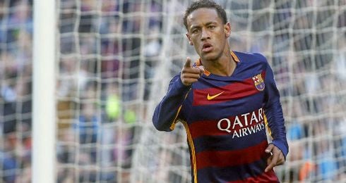 Neymar sufre una lesión en el aductor de la pierna izquierda. Neymar sufre una lesión en el aductor de la pierna izquierda.