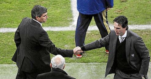 Juande Ramos y Unai Emery se saludan tras un encuentro. Juande Ramos y Unai Emery se saludan tras un encuentro.