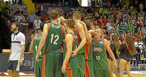 La formación hispalense ha ganado en la cancha del Baskonia sólo cinco de los 27 partidos disputados. La formación hispalense ha ganado en la cancha del Baskonia sólo cinco de los 27 partidos disputados.