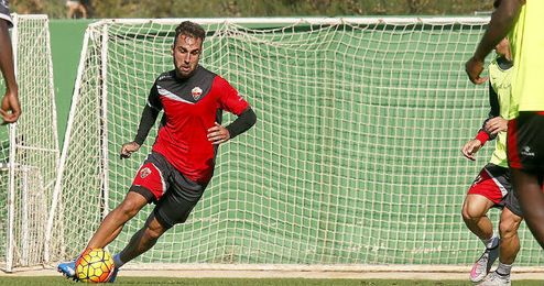 Un entrenamiento del jugador con su equipo. Un entrenamiento del jugador con su equipo.