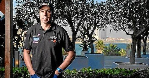 Nani Roma llega al Dakar con la intención de sumar su tercer entorchado. Nani Roma llega al Dakar con la intención de sumar su tercer entorchado.