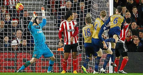 El Arsenal cayó estrepitosamente ante el Southampton. El Arsenal cayó estrepitosamente ante el Southampton.
