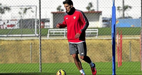 Daniel Carriço, en la imagen durante un entrenamiento reciente, afirma que está apto para jugar contra el Espanyol. Daniel Carriço, en la imagen durante un entrenamiento reciente, afirma que está apto para jugar contra el Espanyol.