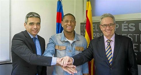 Robert presentado como nuevo jugador del F.C. Barcelona. Robert presentado como nuevo jugador del F.C. Barcelona.