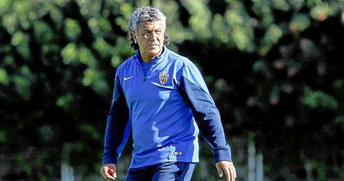Gorosito tiene ganas de empezar su andadura en el Almería. Gorosito tiene ganas de empezar su andadura en el Almería.