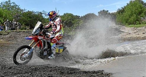 El castellonense tomó el control desde el primer punto de control y se impuso con 1:49 de ventaja sobre Paulo Gonçalves (Honda). El castellonense tomó el control desde el primer punto de control y se impuso con 1:49 de ventaja sobre Paulo Gonçalves (Honda).